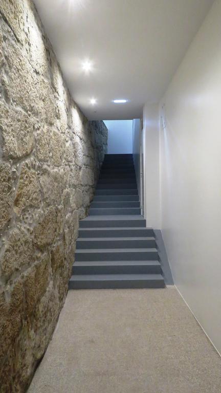 Mouzinho 244 - & Appartement *